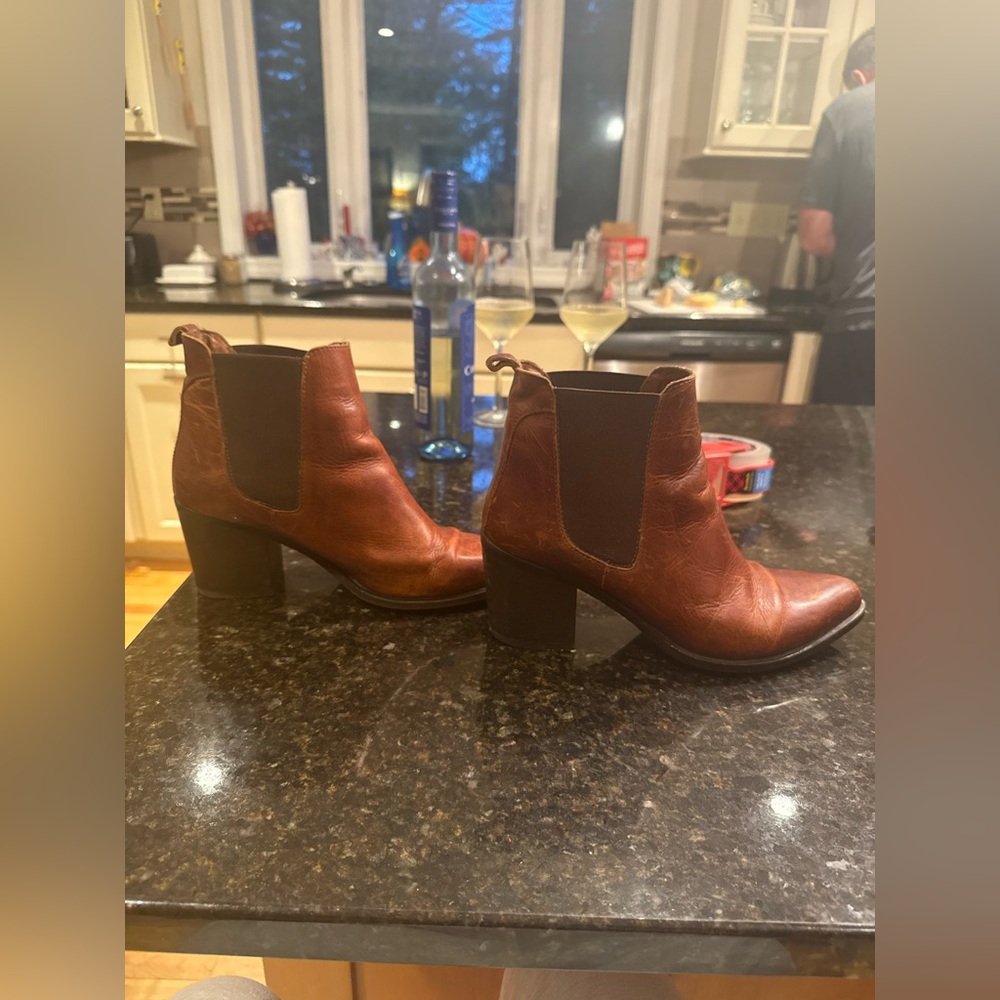 Steve Madden Pistol Leather Chestnut Ankle Booties